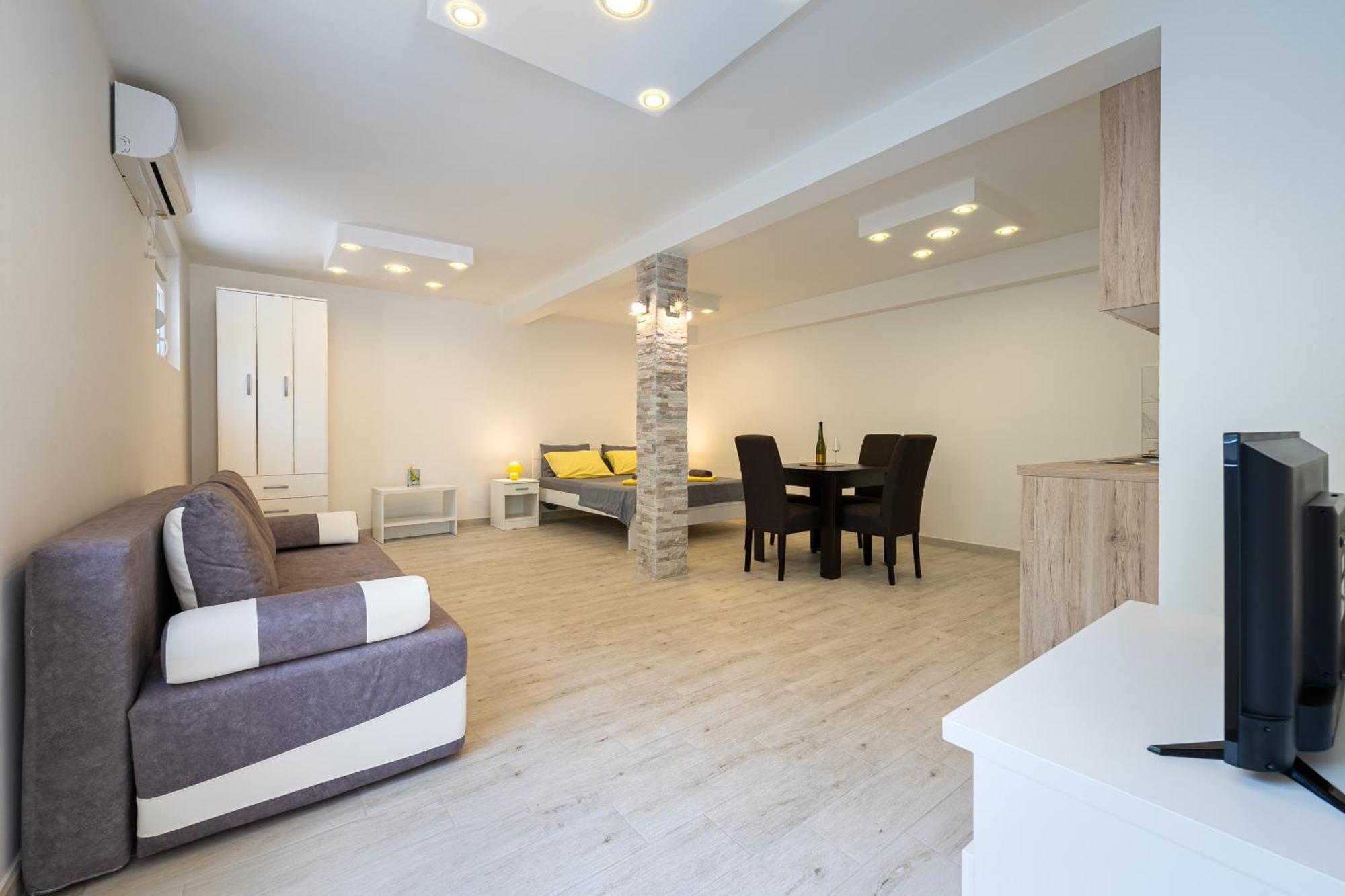 Hera Apartments 东兹斯托里弗 外观 照片