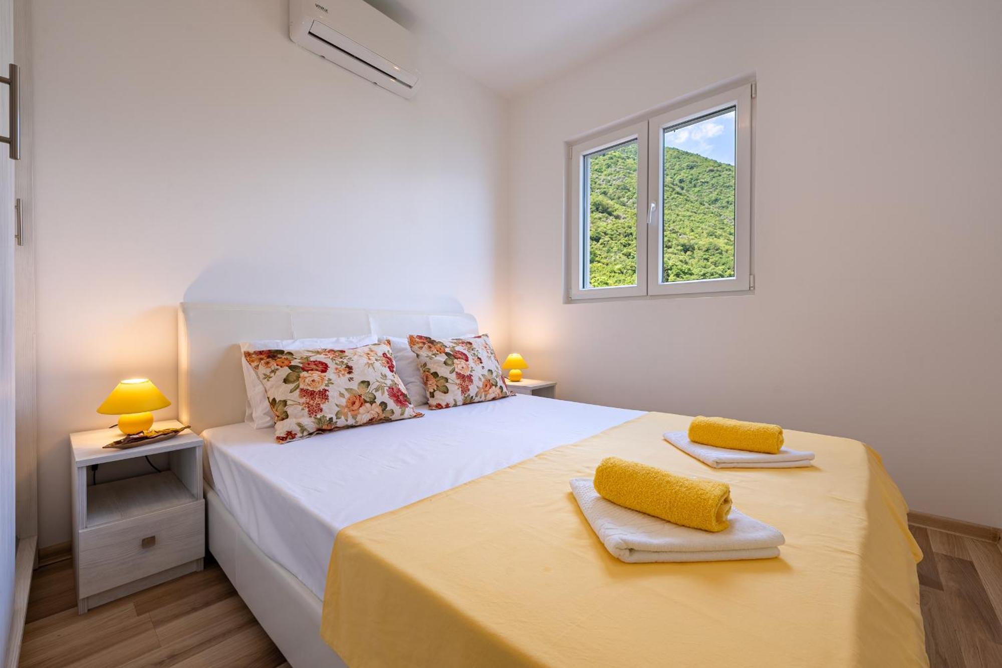 Hera Apartments 东兹斯托里弗 外观 照片